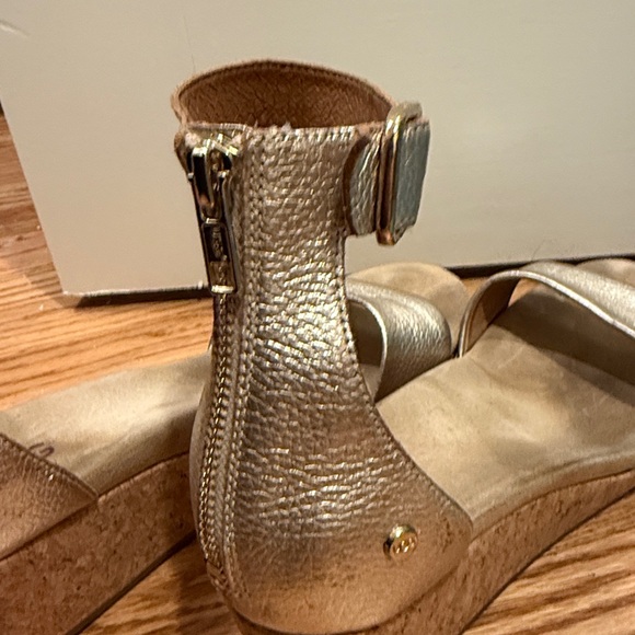 UGG Metallic Gold Leather Ankle-Strap Sandals - Picture 6 of 9